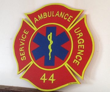 Enseigne bois Ambulance Service Urgence Nantes