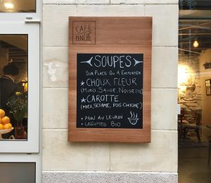 Enseigne bois Café Penché par Naoned Enseignes