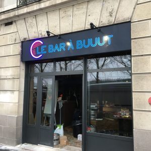 Enseigne Le bar à buuut Nantes par Naoned Enseignes