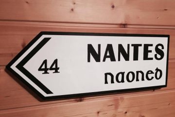 Création en bois panneau de signalisation Nantes