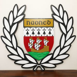 Blason avec couronne Naoned Enseignes